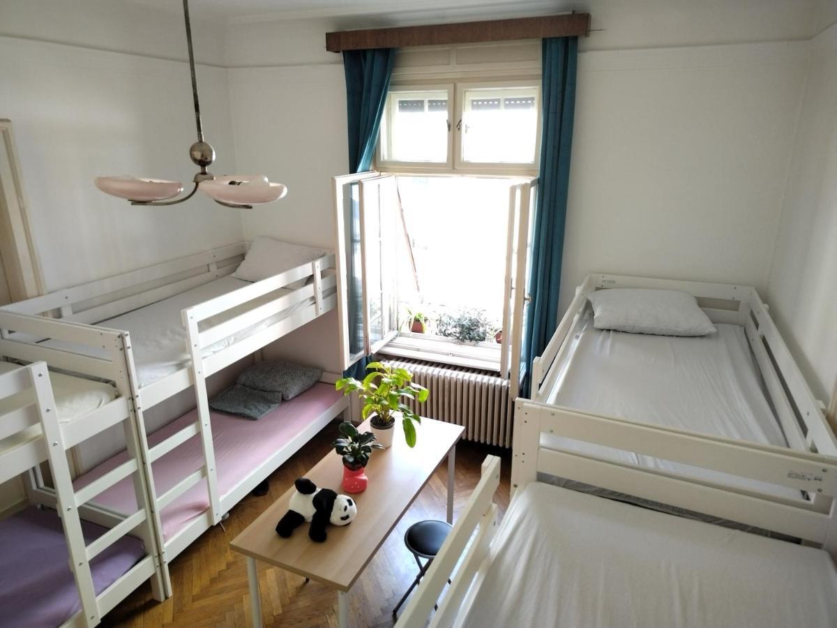 Monica'S House Hostel Belgrád Kültér fotó